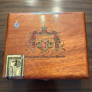 Wooden Cigar box. Arturo Fuente